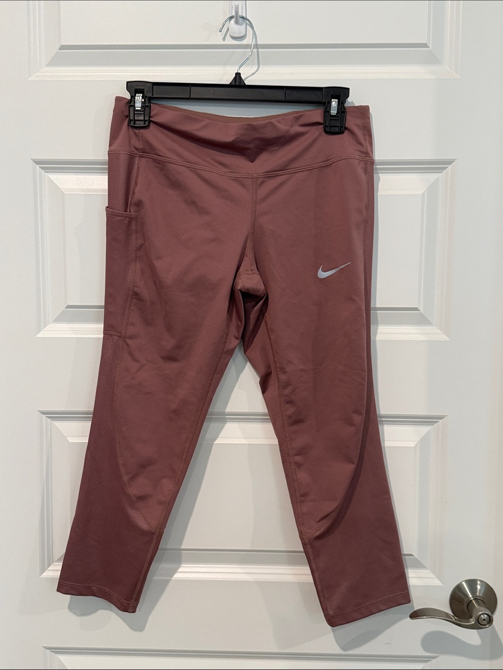Nike Rose-Mauve Dri-FIT Cropped Leggings with Side Pocket
